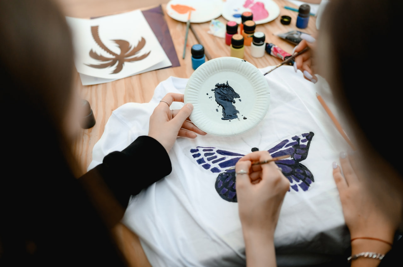 Top 10 Creative Fabric Painting Projects for Beginners